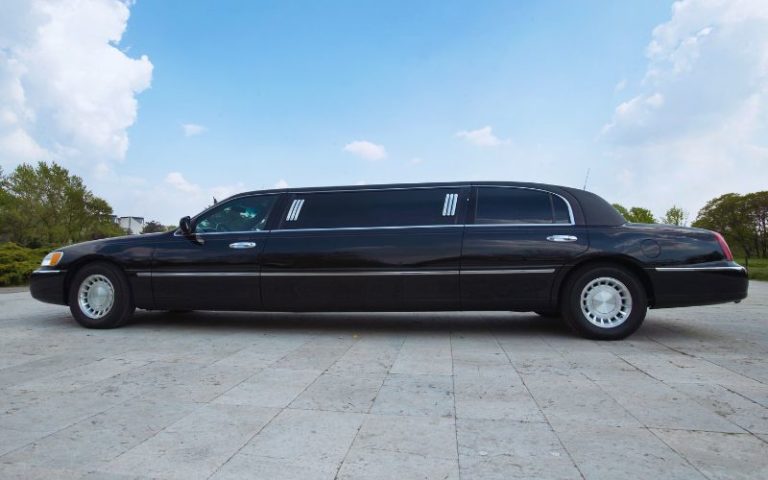 Expert Tips on Choosing the Best Limo Service in NYC